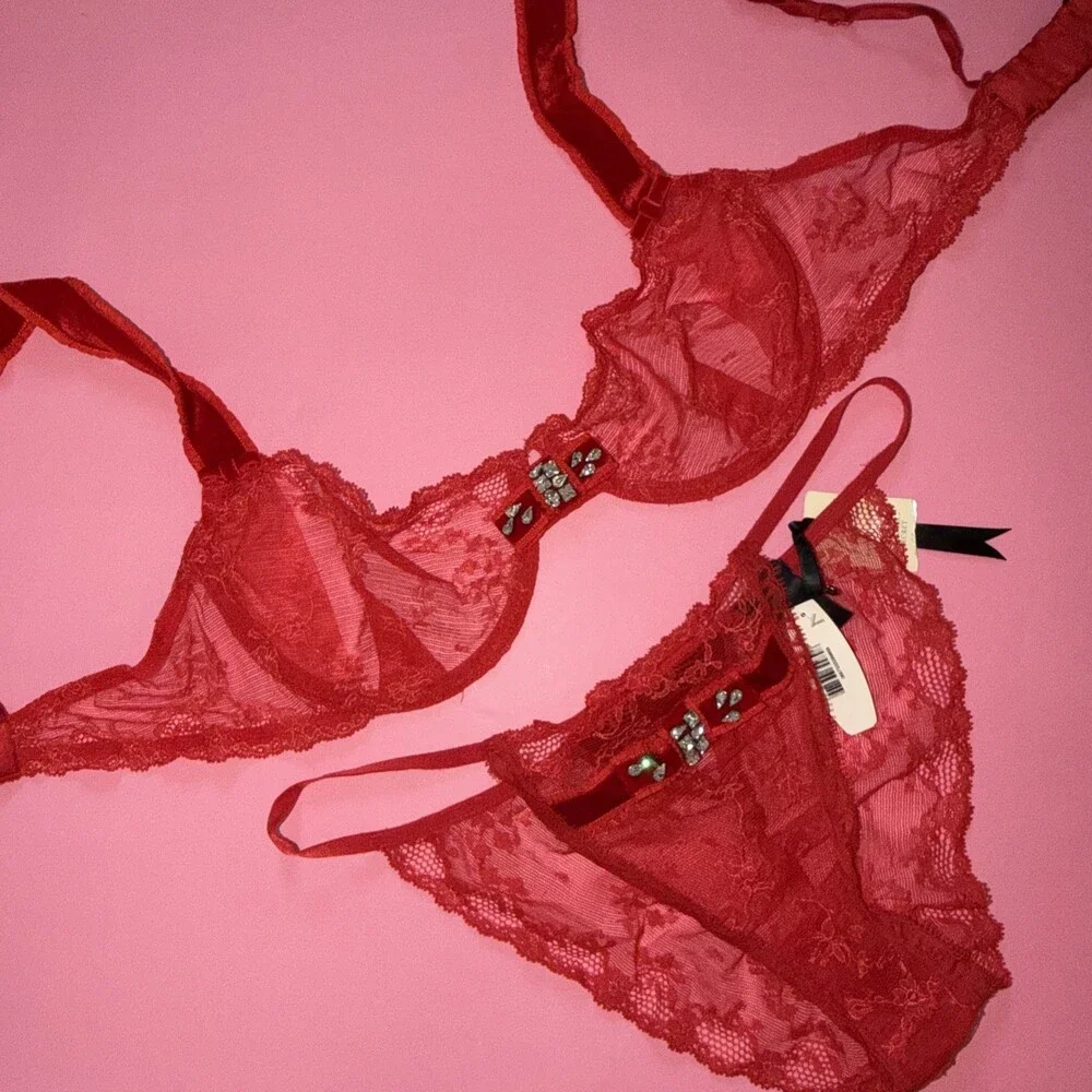 Victoria's Secret DESIGNER COLLECTION 36C BRA+garter+L RED VELOUR BOWS crystals